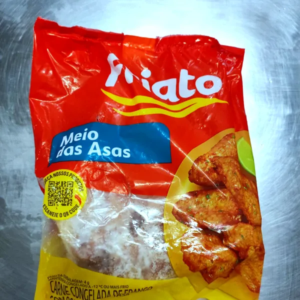 Meio das Asas Friato